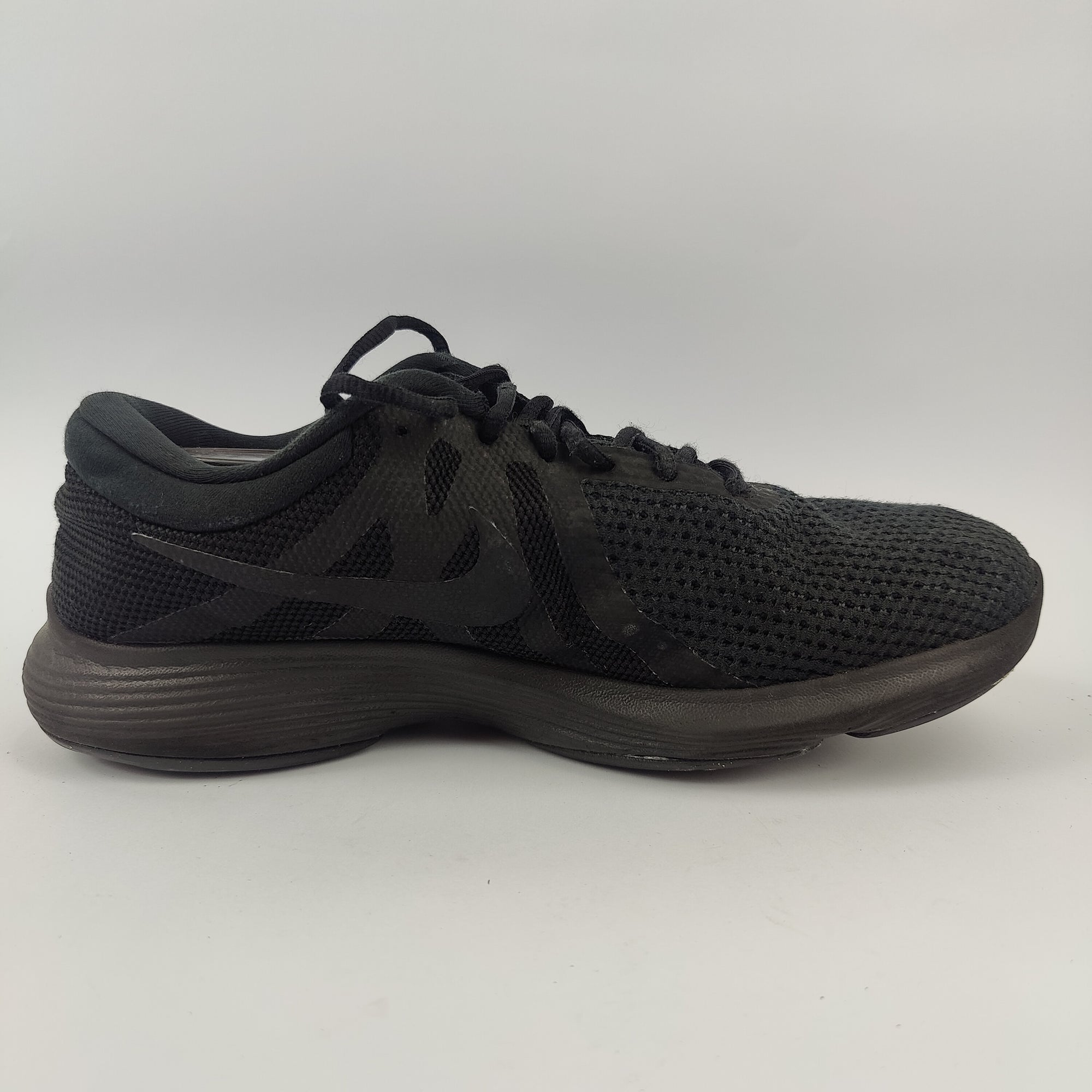 Nike Revolution 4 (UK/PK 10) - 45 | Excellent