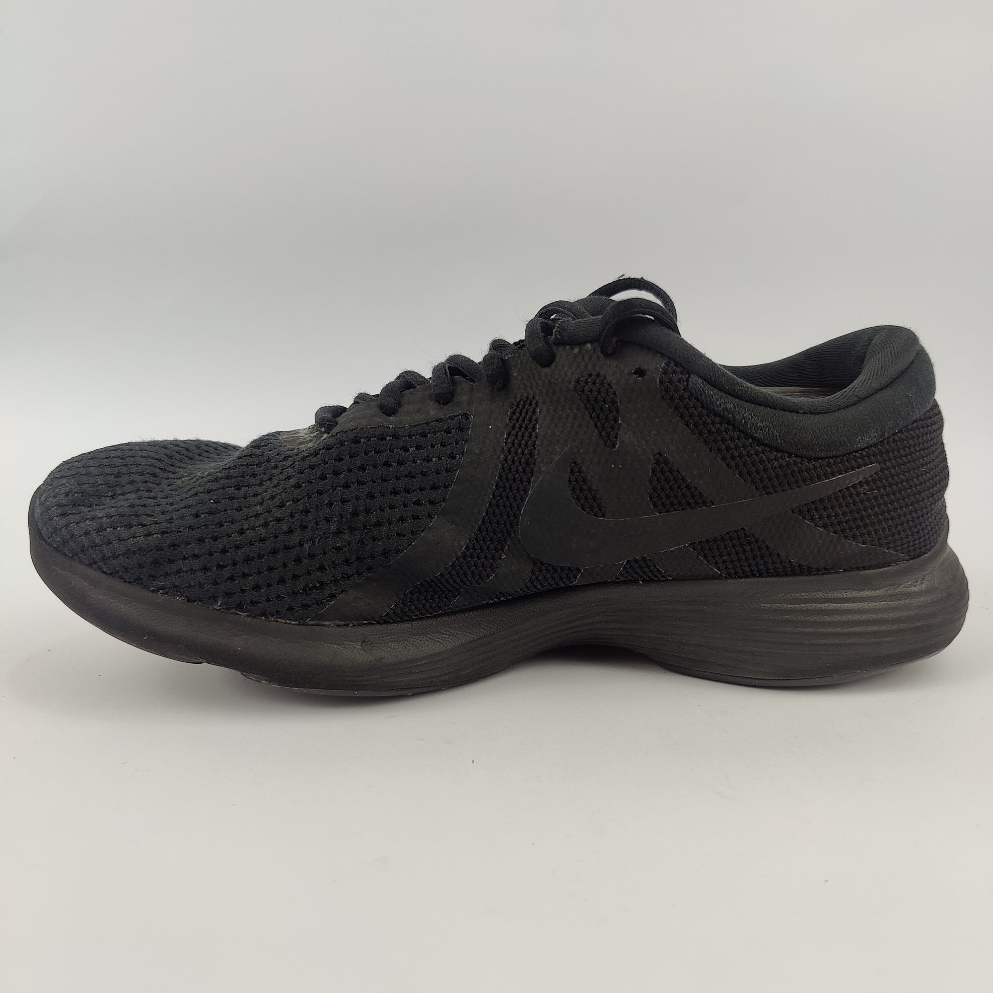 Nike Revolution 4 (UK/PK 10) - 45 | Excellent