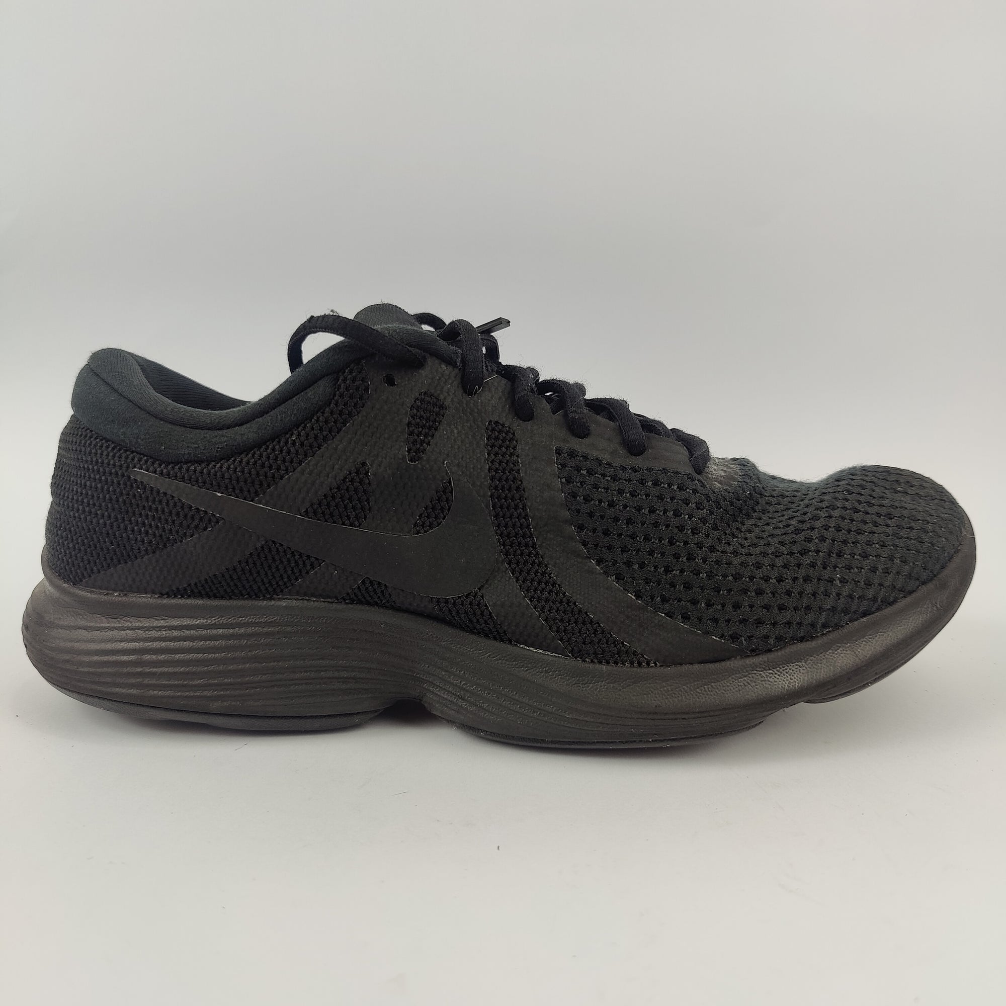 Nike Revolution 4 (UK/PK 10) - 45 | Excellent