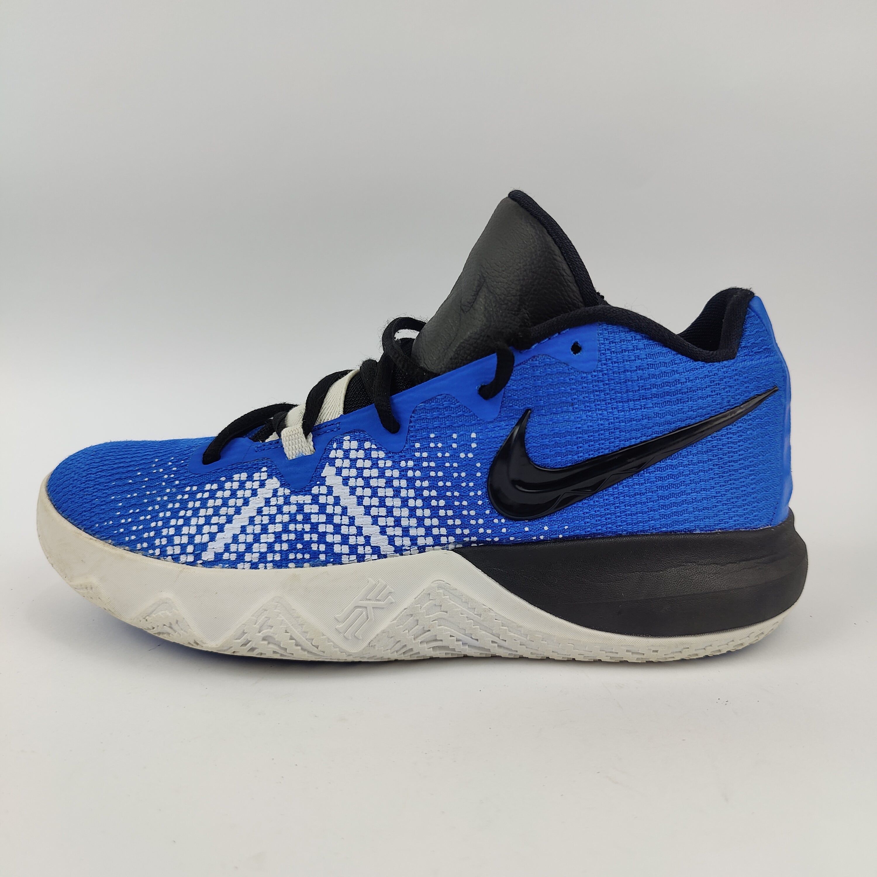 Nike Kyrie FlyTrap (UK/PK 6) - 40 | Prime