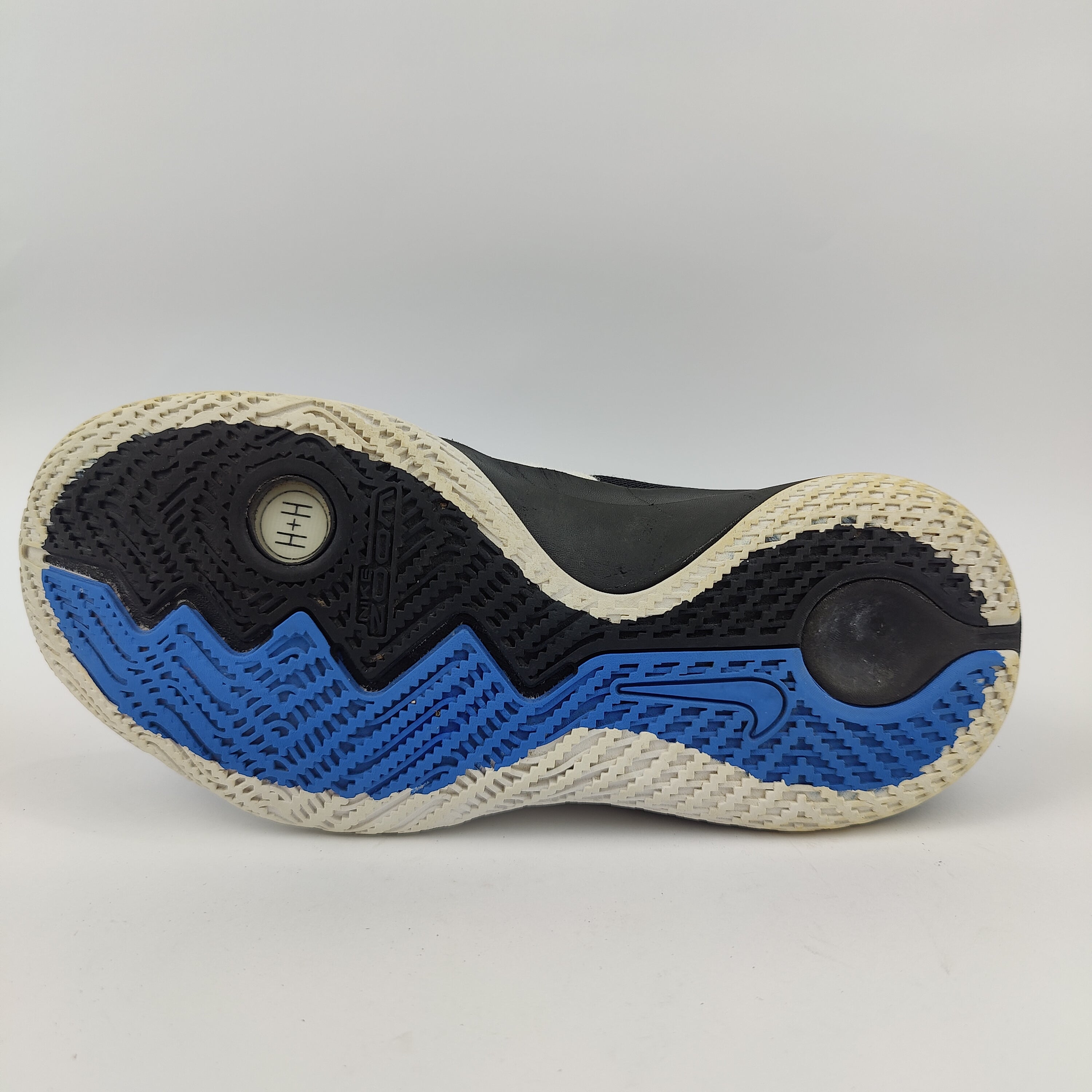Nike Kyrie FlyTrap (UK/PK 6) - 40 | Prime