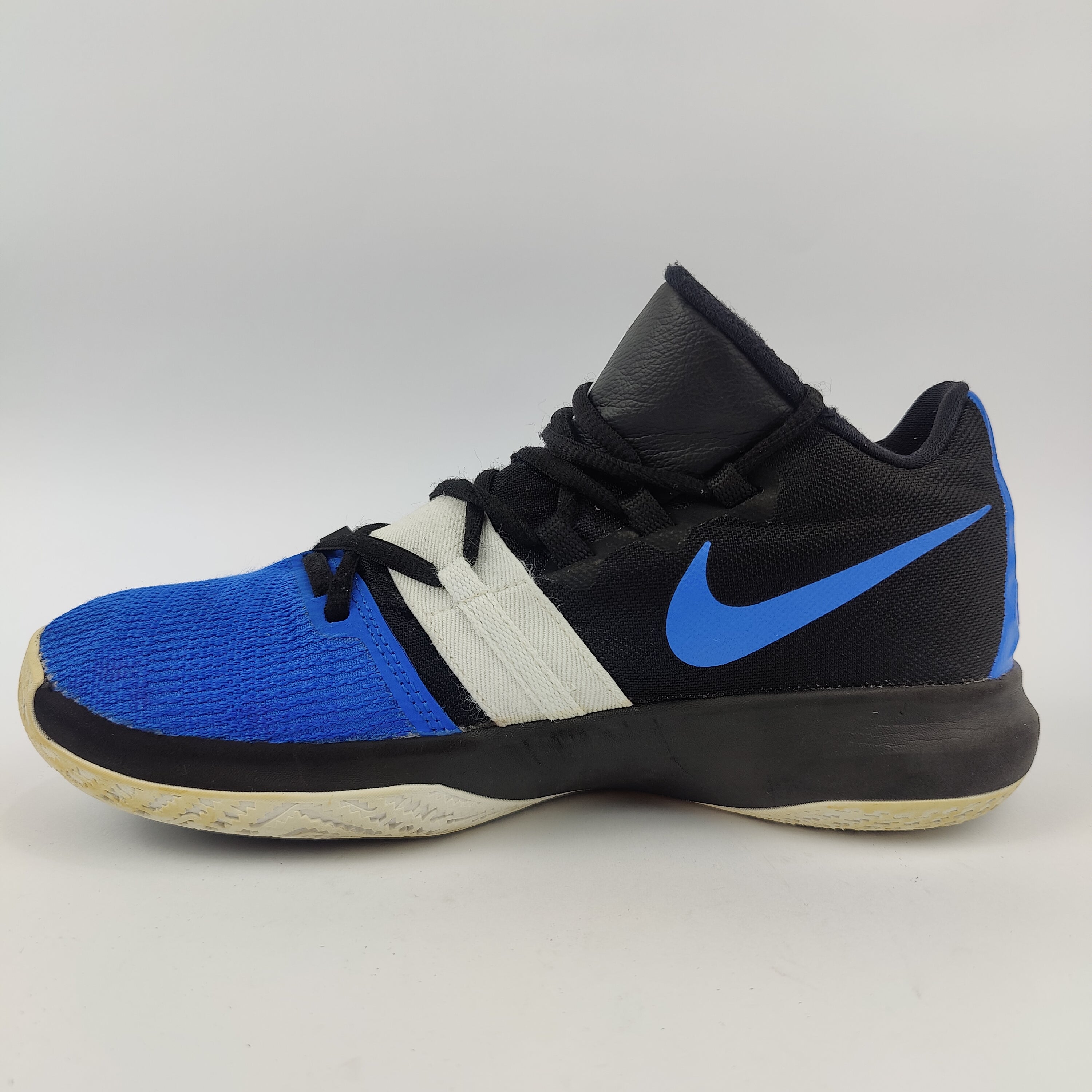 Nike Kyrie FlyTrap (UK/PK 6) - 40 | Prime