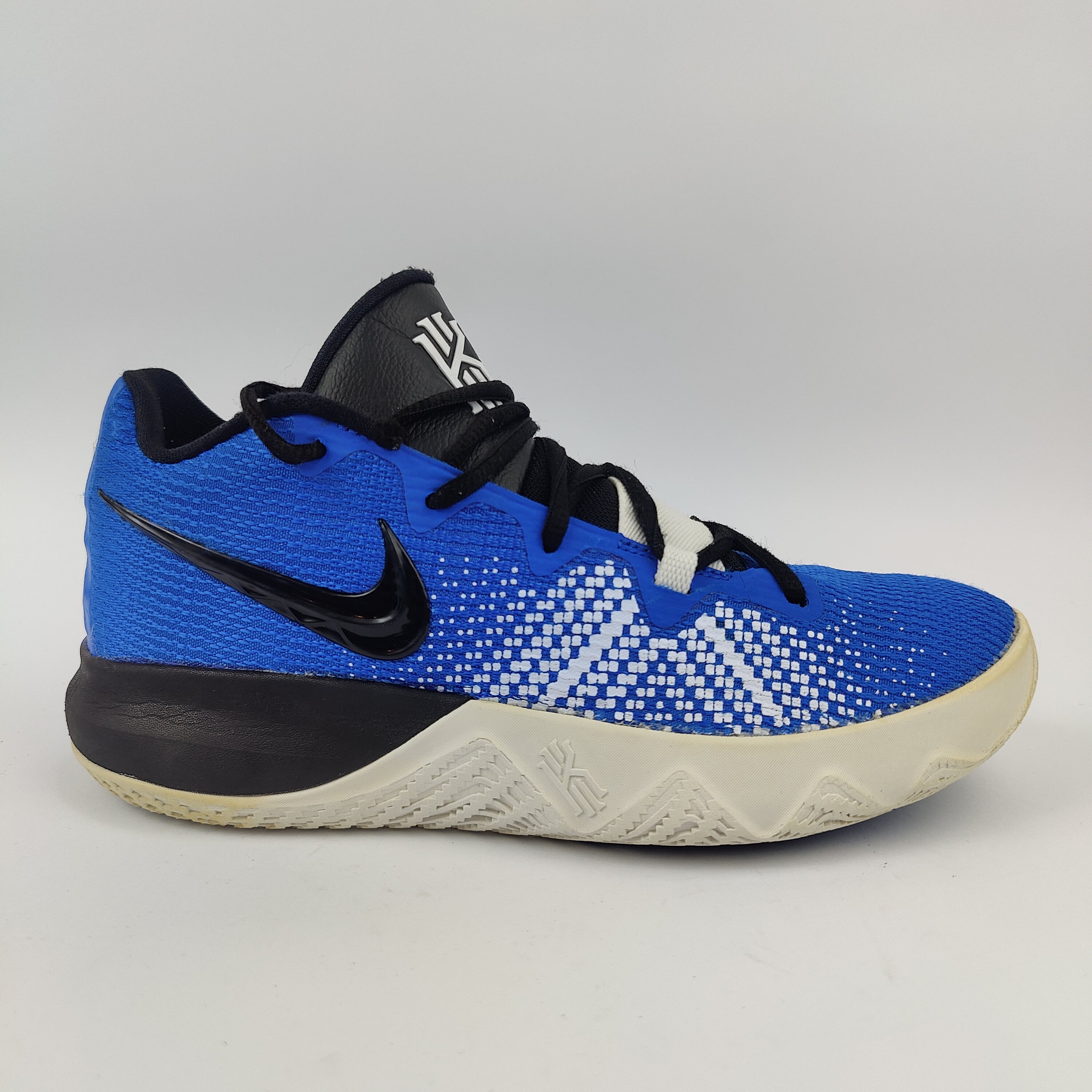 Nike Kyrie FlyTrap (UK/PK 6) - 40 | Prime