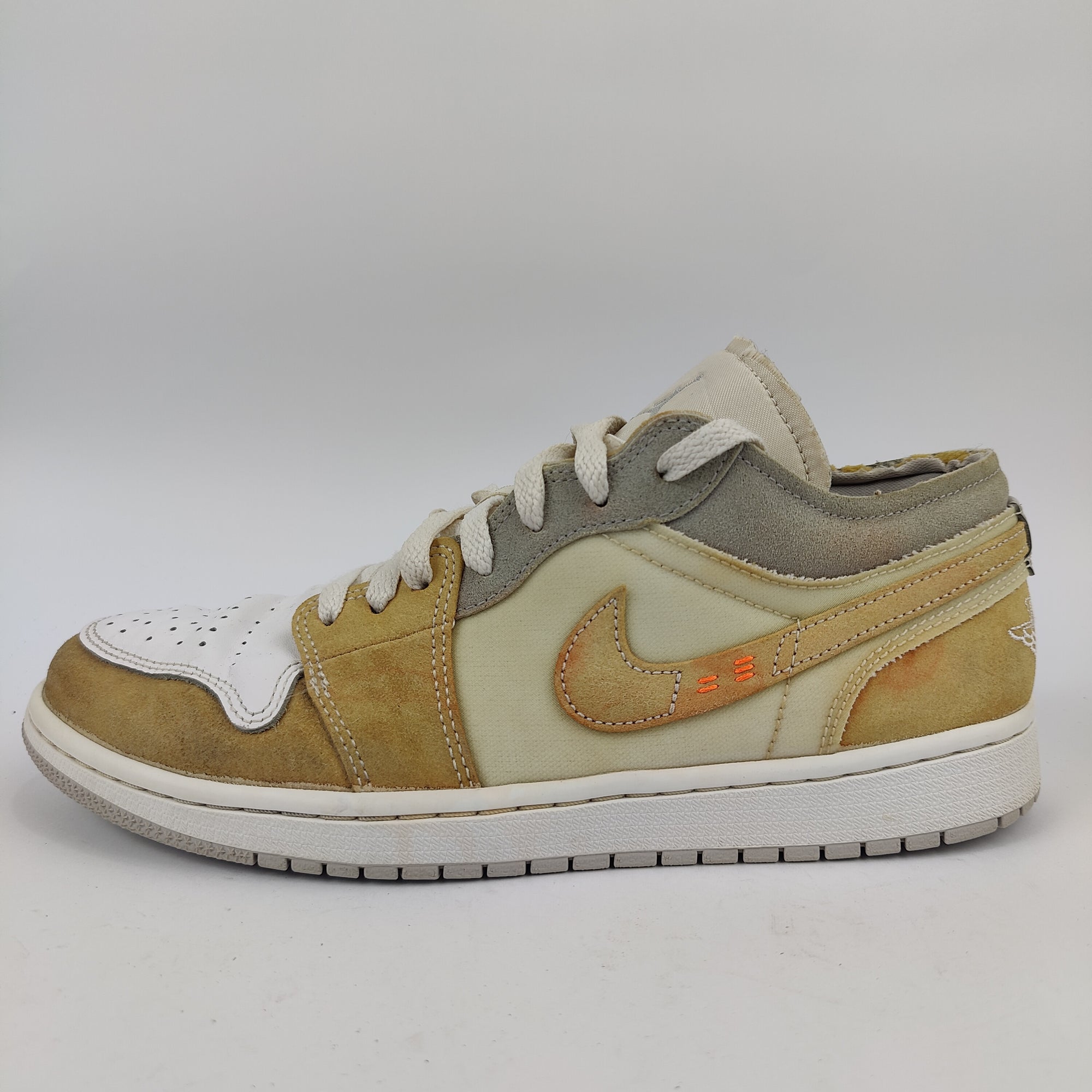 Air Jordan 1 Low (UK/PK 8) - 42.5 | Excellent