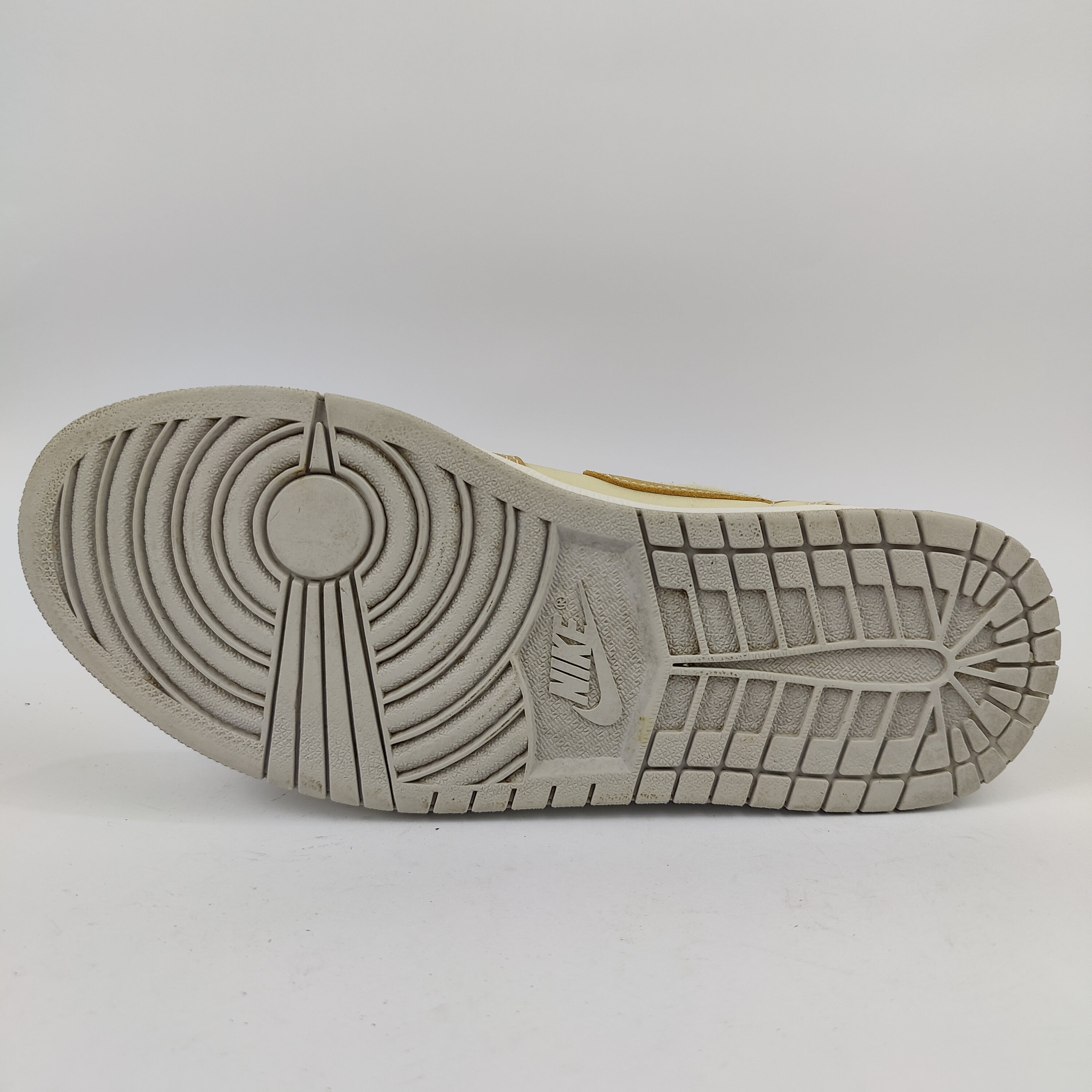 Air Jordan 1 Low (UK/PK 8) - 42.5 | Excellent