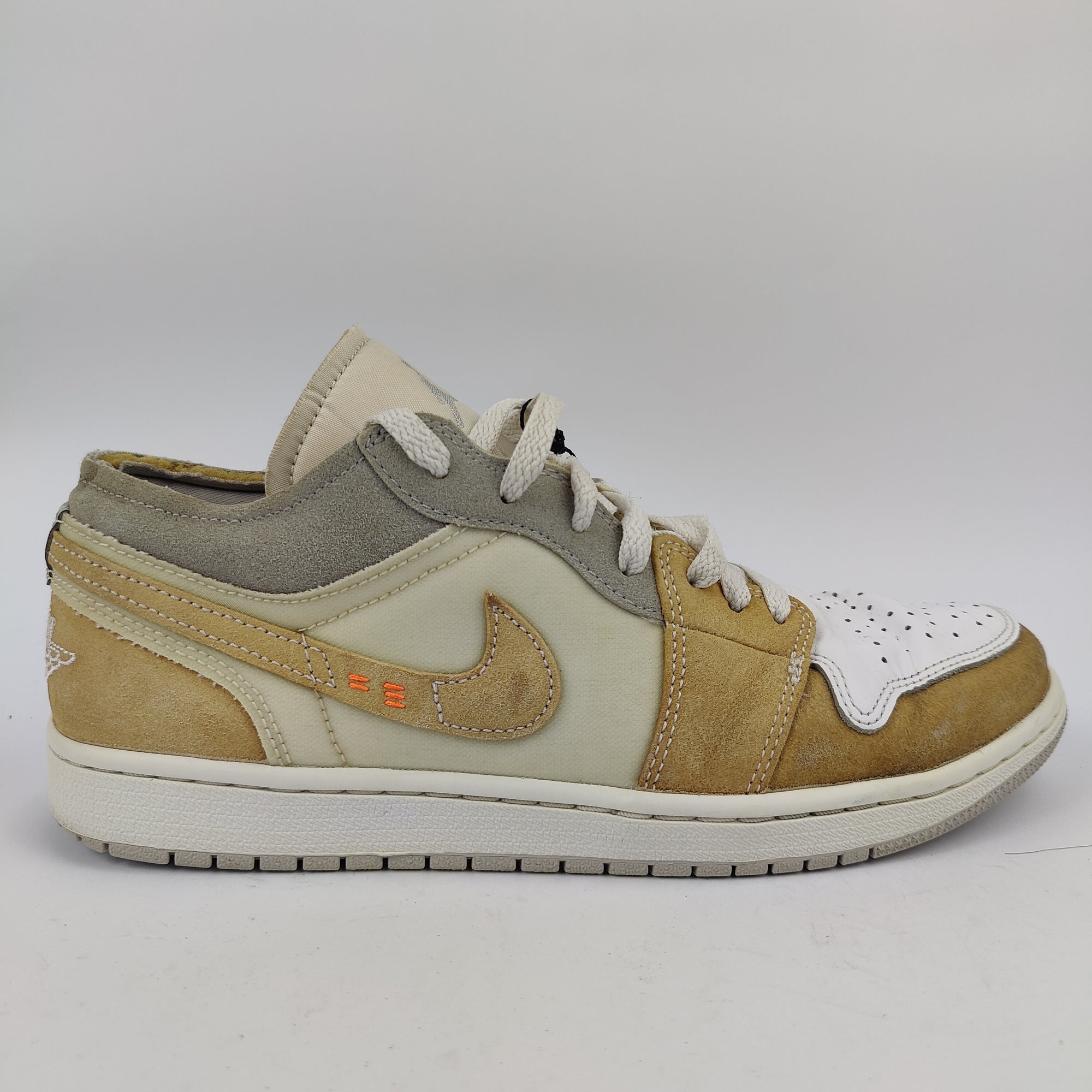 Air Jordan 1 Low (UK/PK 8) - 42.5 | Excellent
