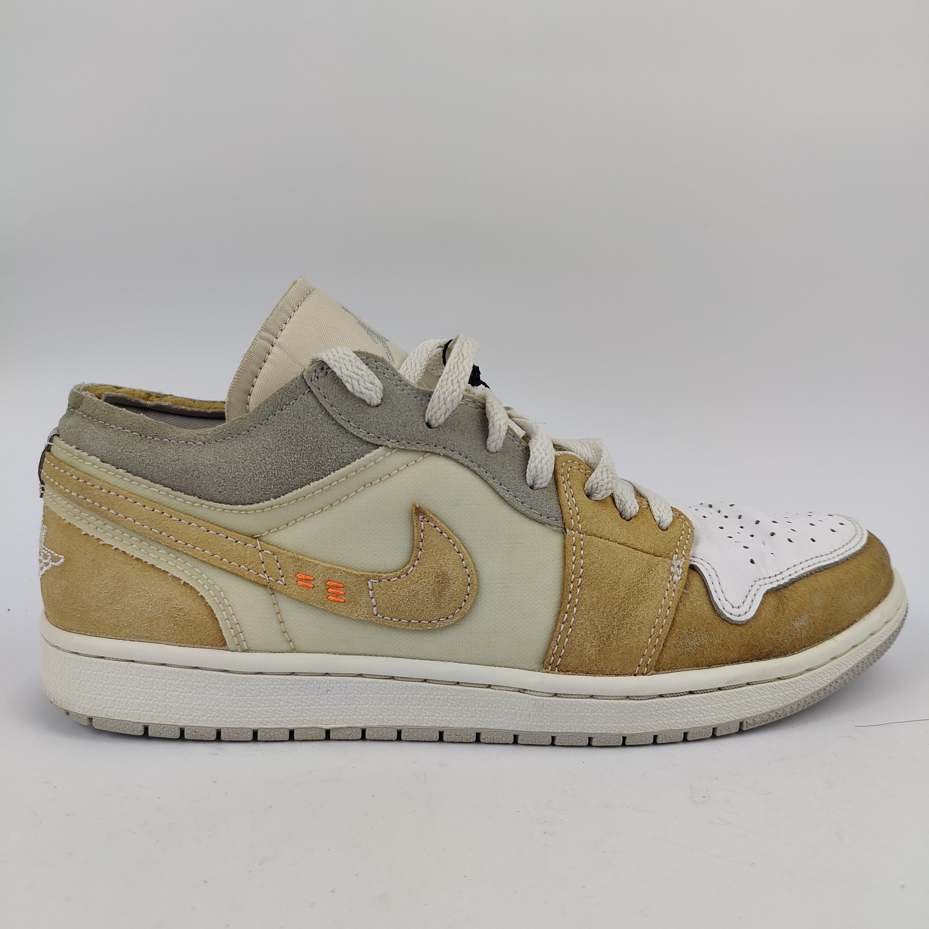 Air Jordan 1 Low (UK/PK 8) - 42.5 | Excellent