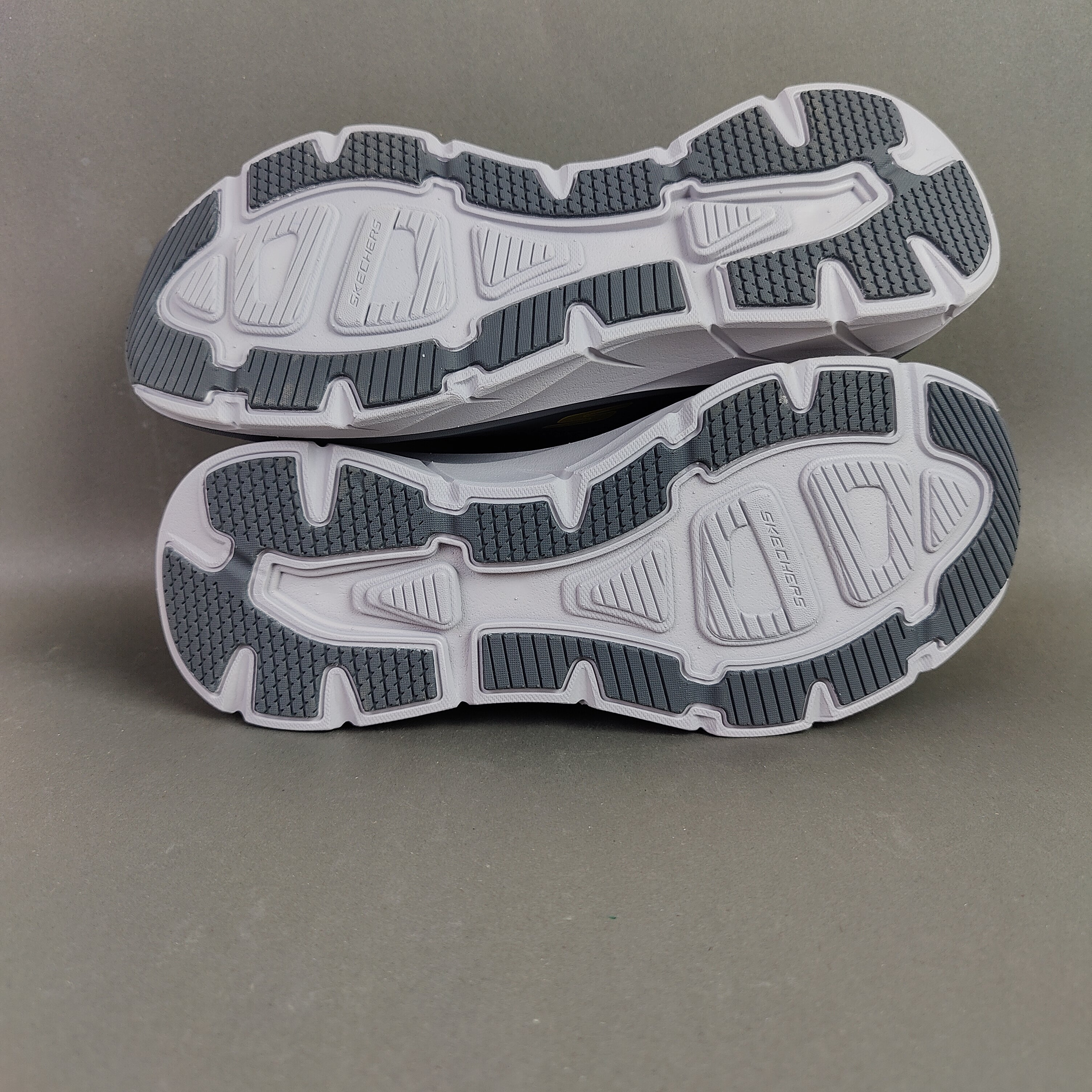 Skechers D'Lux Memory Foam SlipIn - Grey - Multiple Size