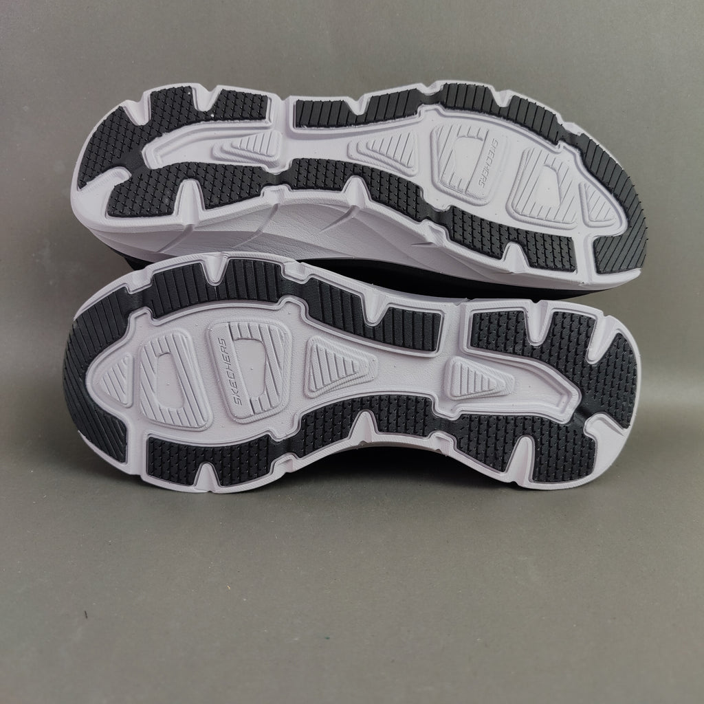 Skechers D'Lux Memory Foam SlipIn - Black - Multiple Size