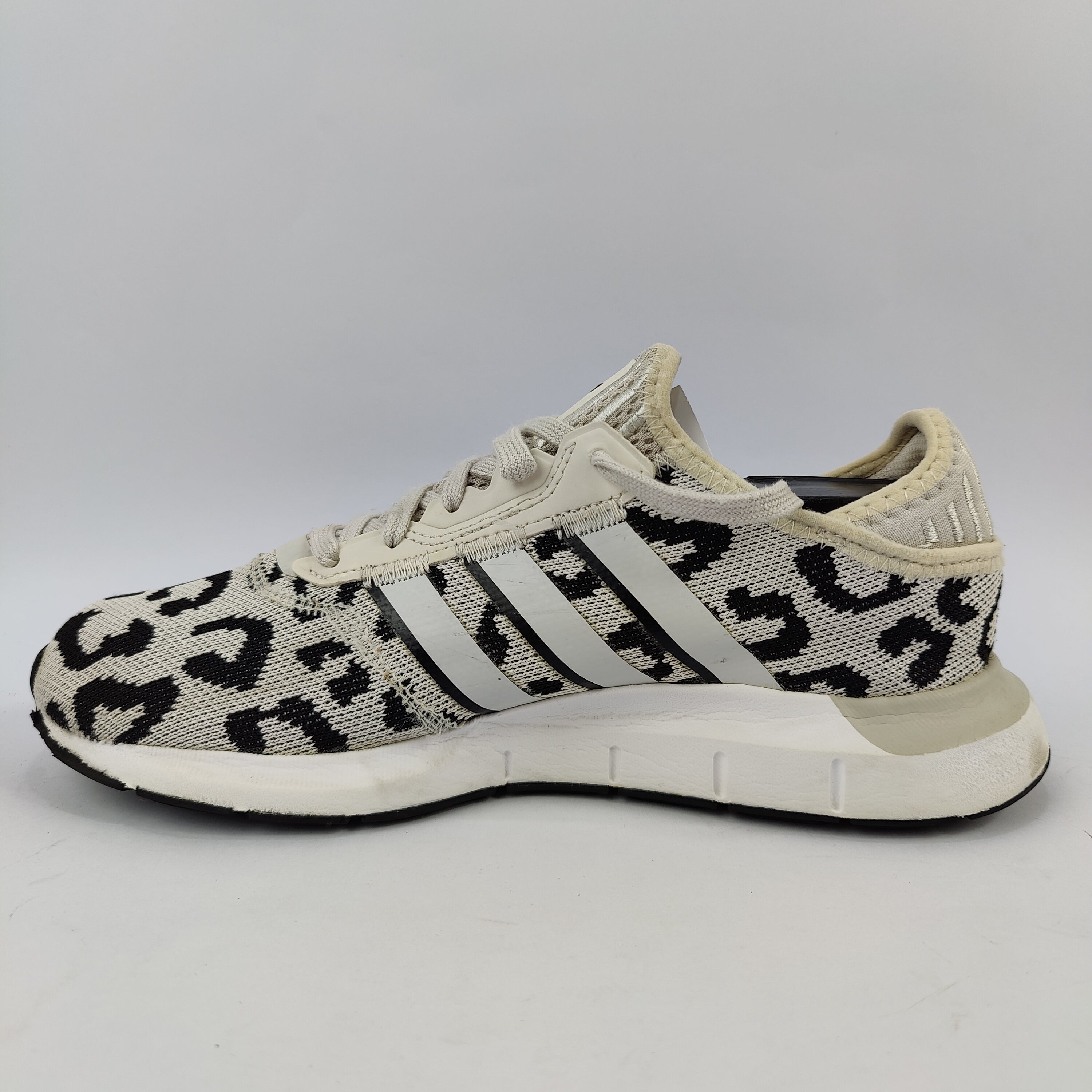 Adidas Swift Run X (UK/PK 6.5) - 40 | Excellent