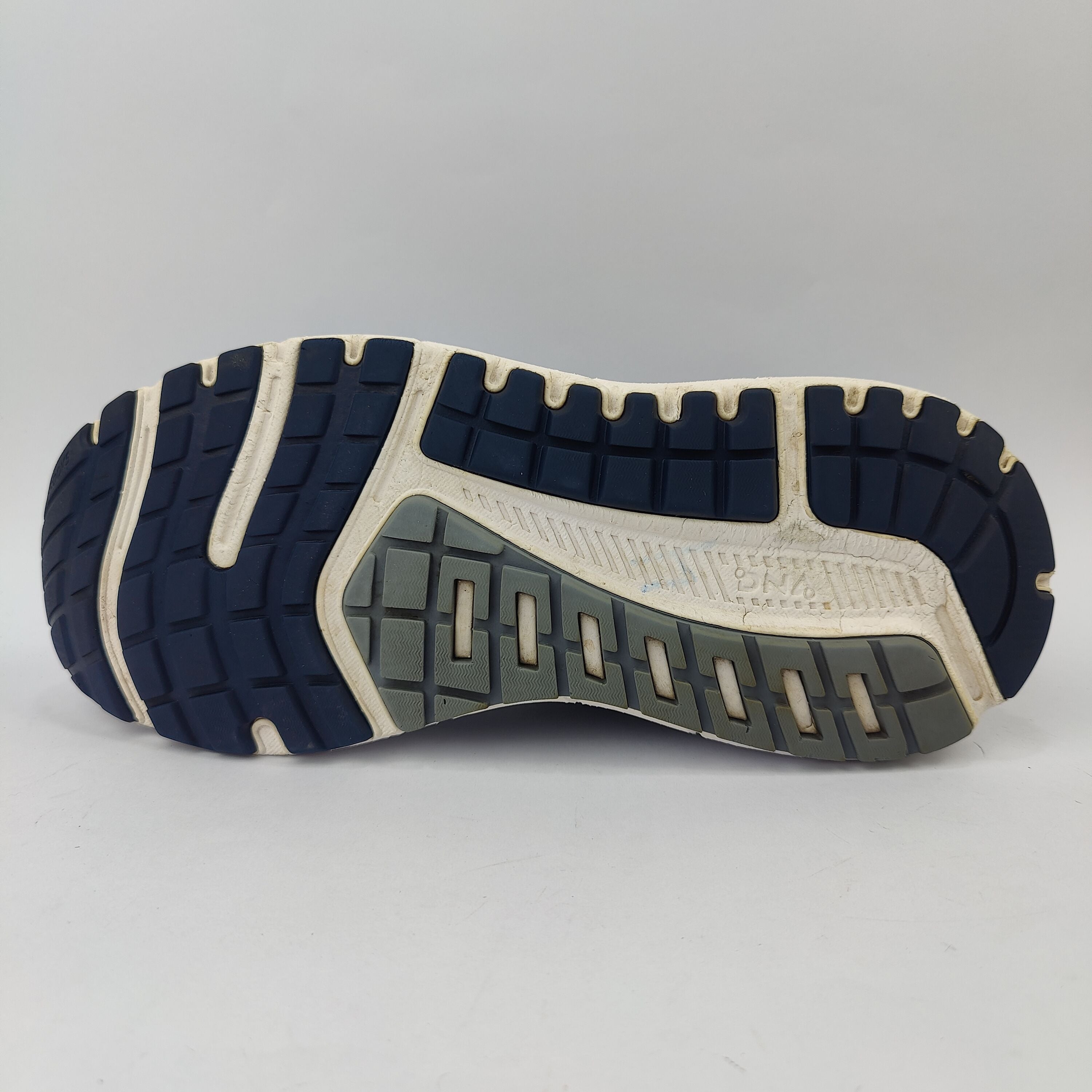 Brooks Beast 20 (UK/PK 9.5) - 44.5 | Excellent