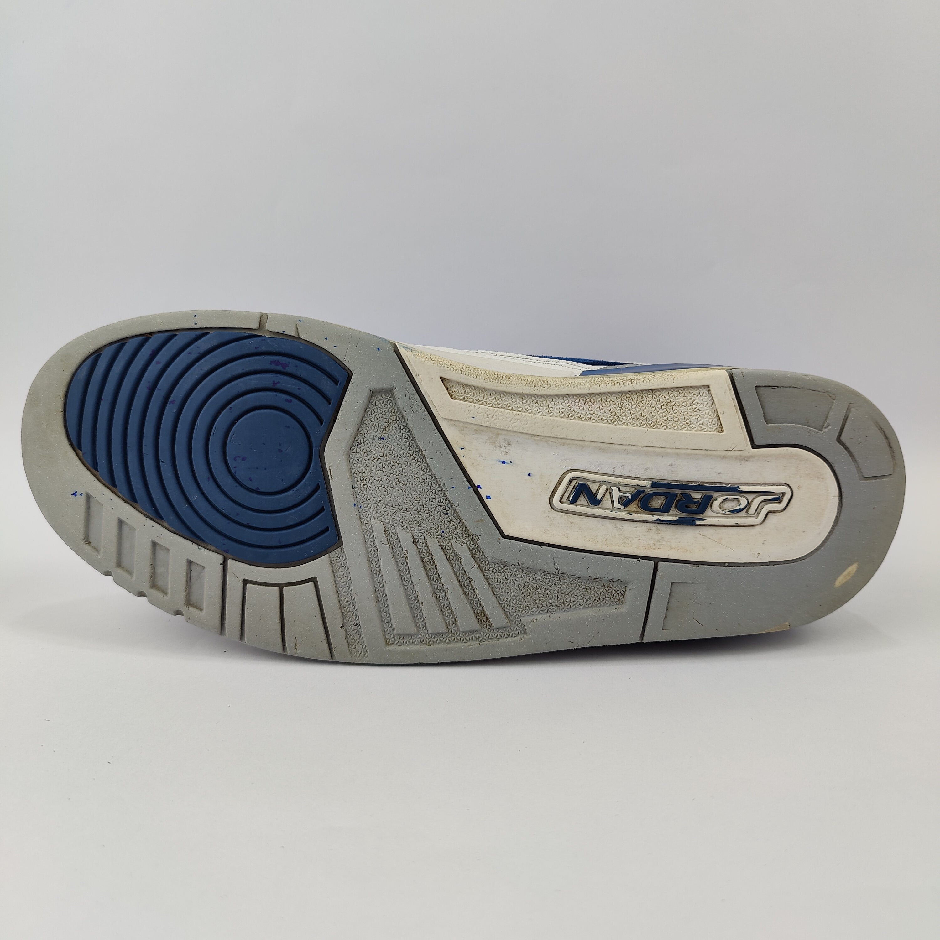 Air Jordan Legacy Low (UK/PK 9.5) - 44.5 | Excellent