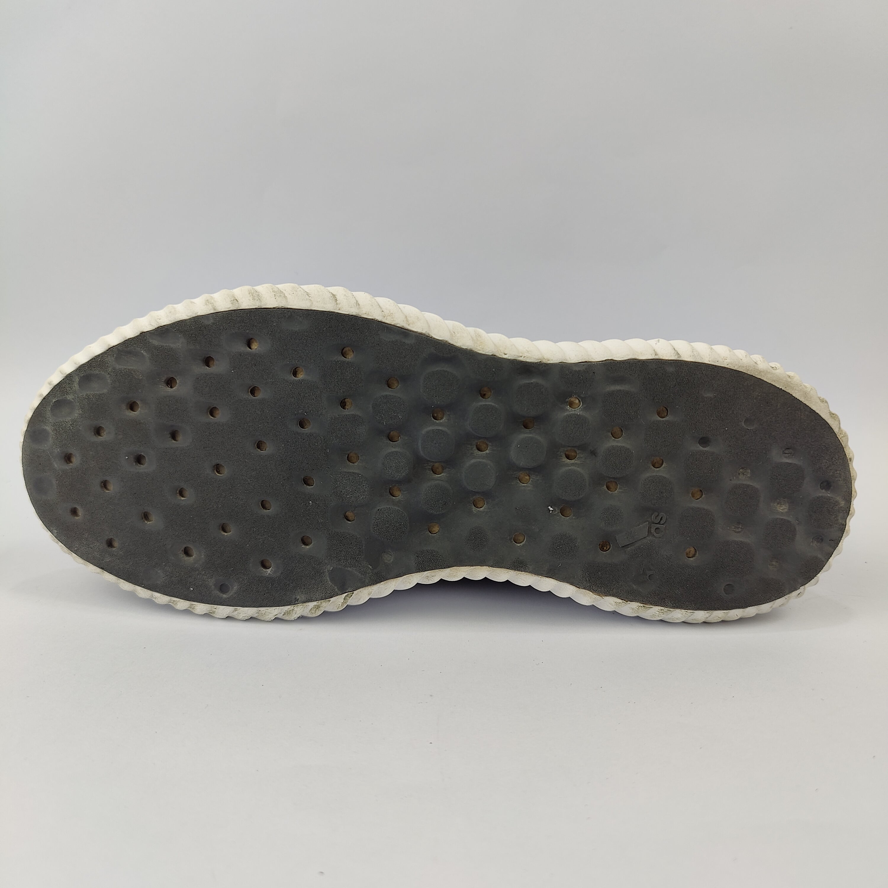 Adidas Ultraboost (UK/PK 8.5) - 42.5 | Brilliant