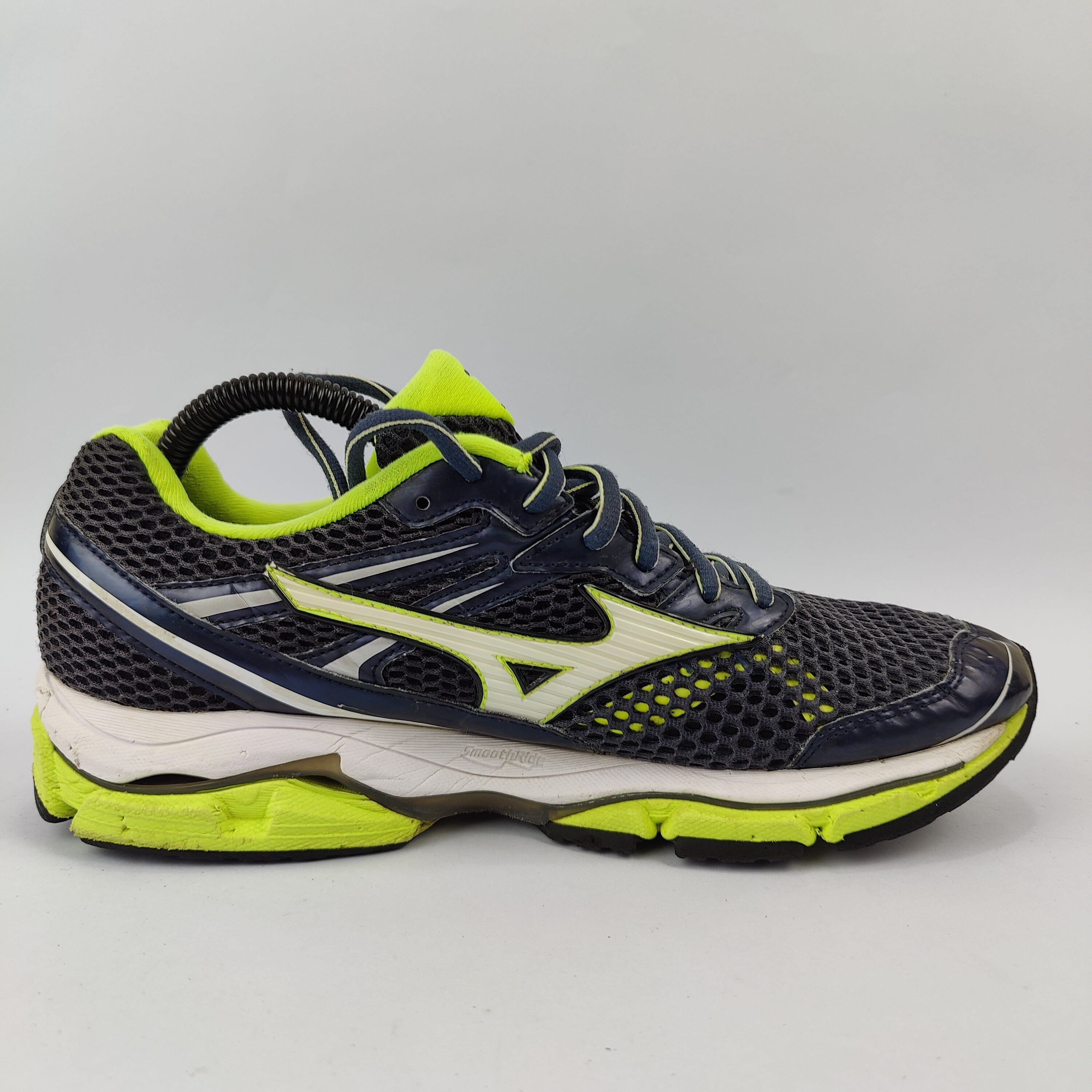 Mizuno Wave Enigma (UK/PK 8) - 42 | Excellent