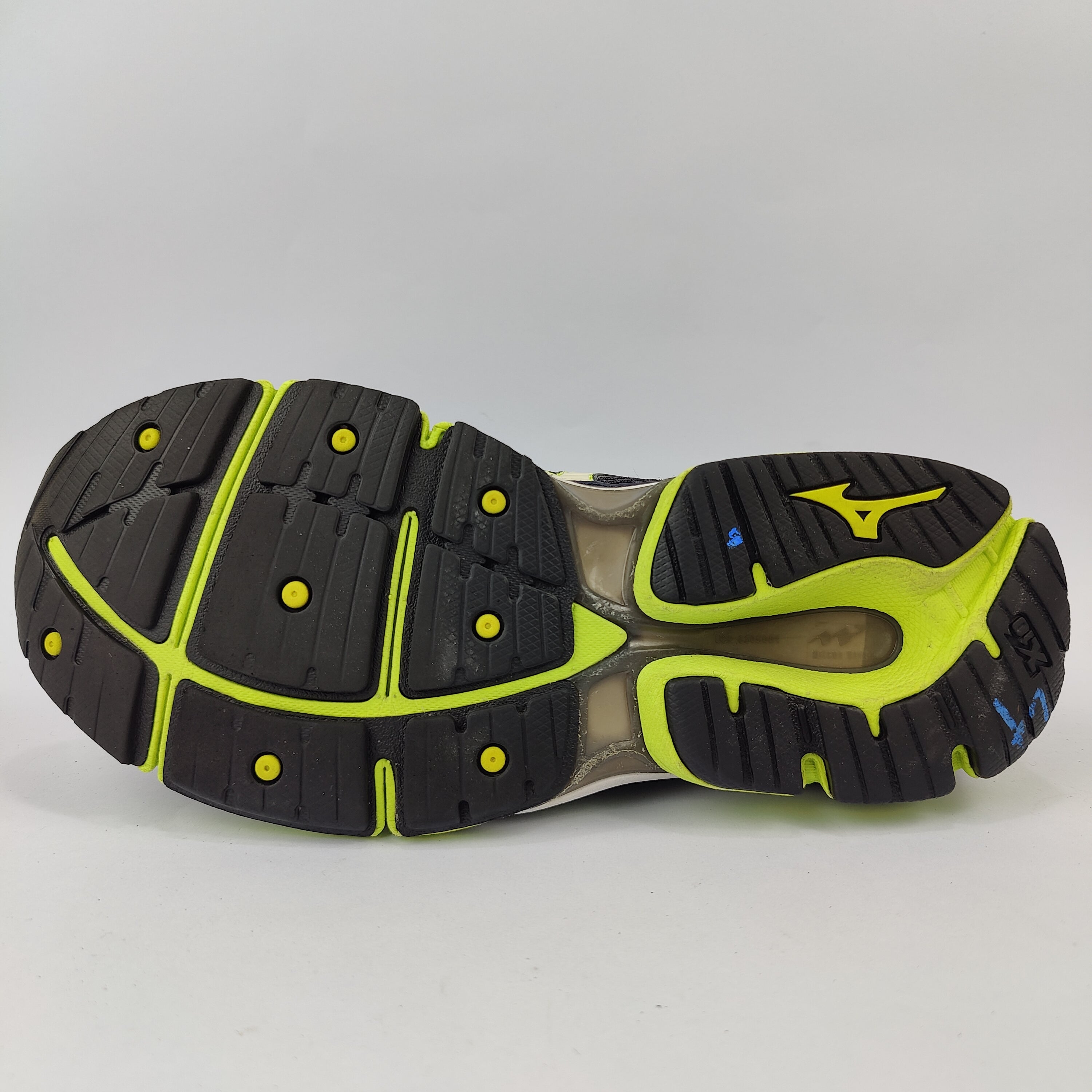 Mizuno Wave Enigma (UK/PK 8) - 42 | Excellent