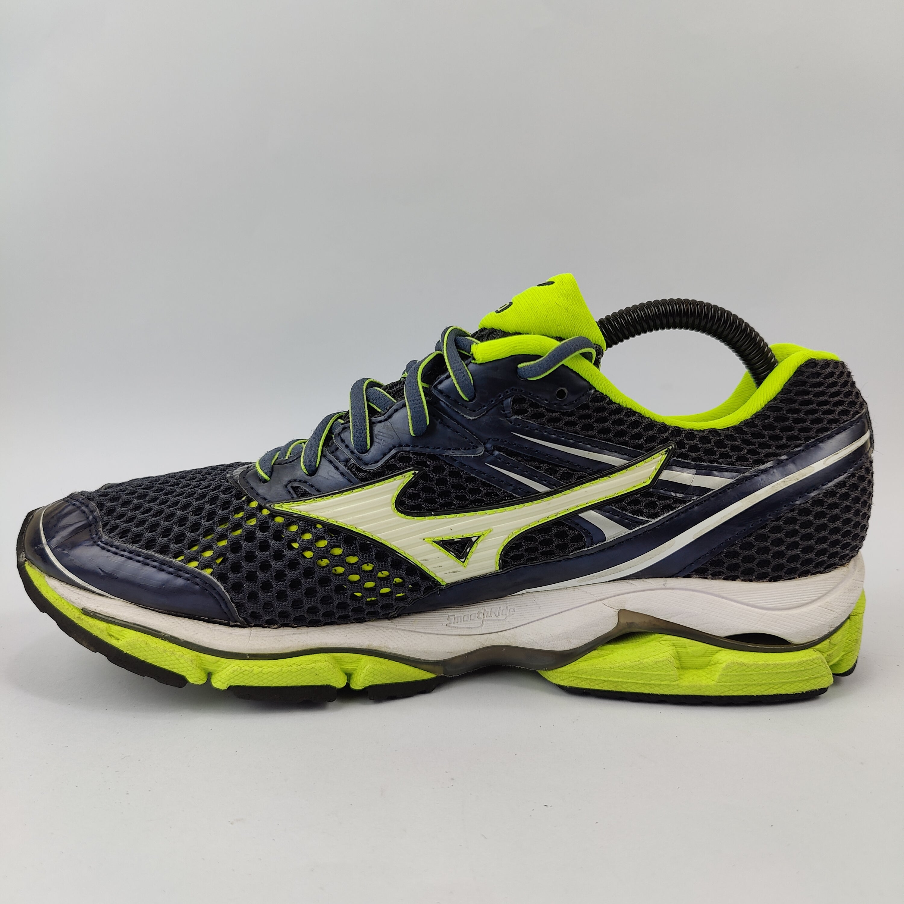 Mizuno Wave Enigma (UK/PK 8) - 42 | Excellent