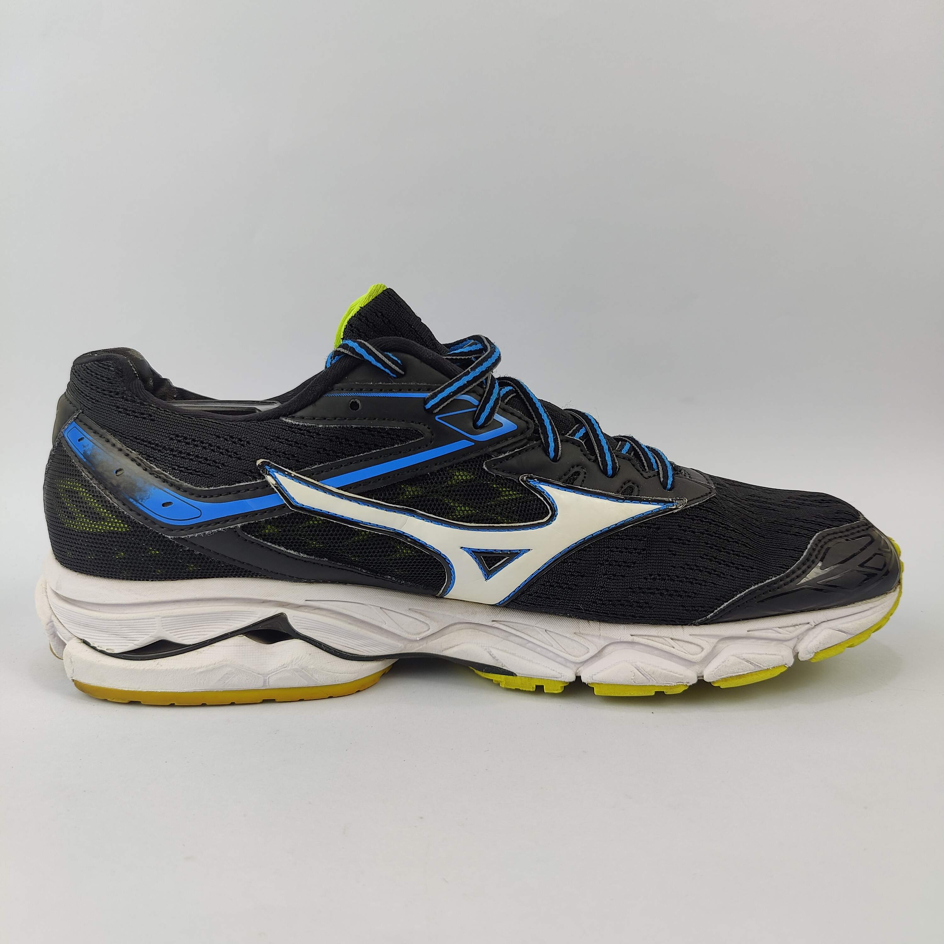 Mizuno Wave Altima 9 (UK/PK 9) - 43 | Excellent