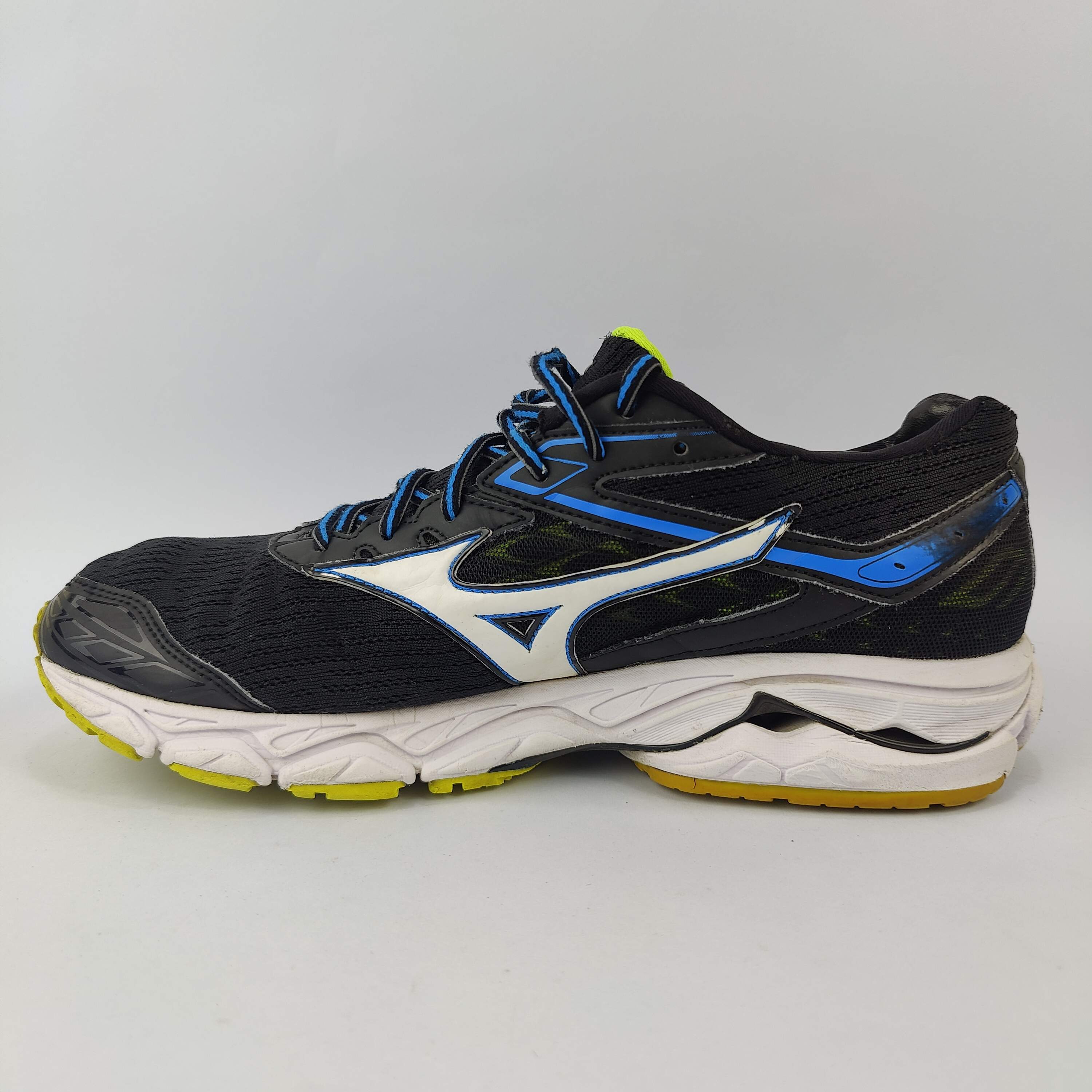 Mizuno Wave Altima 9 (UK/PK 9) - 43 | Excellent