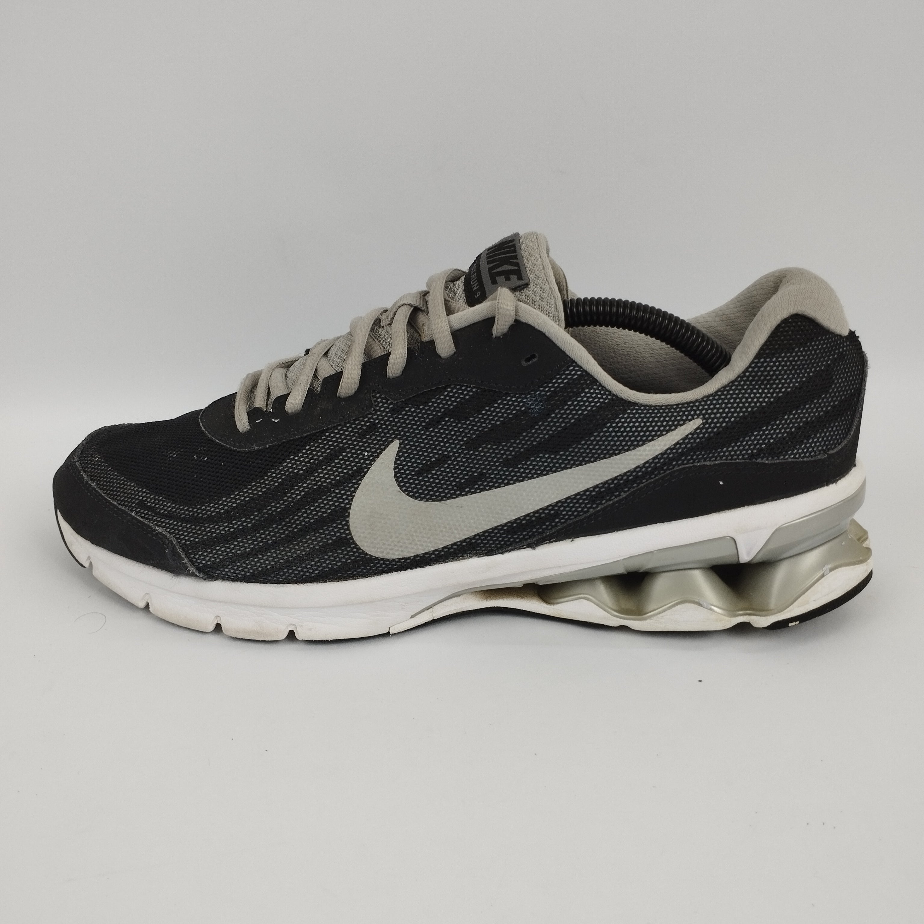 nike reax run 9